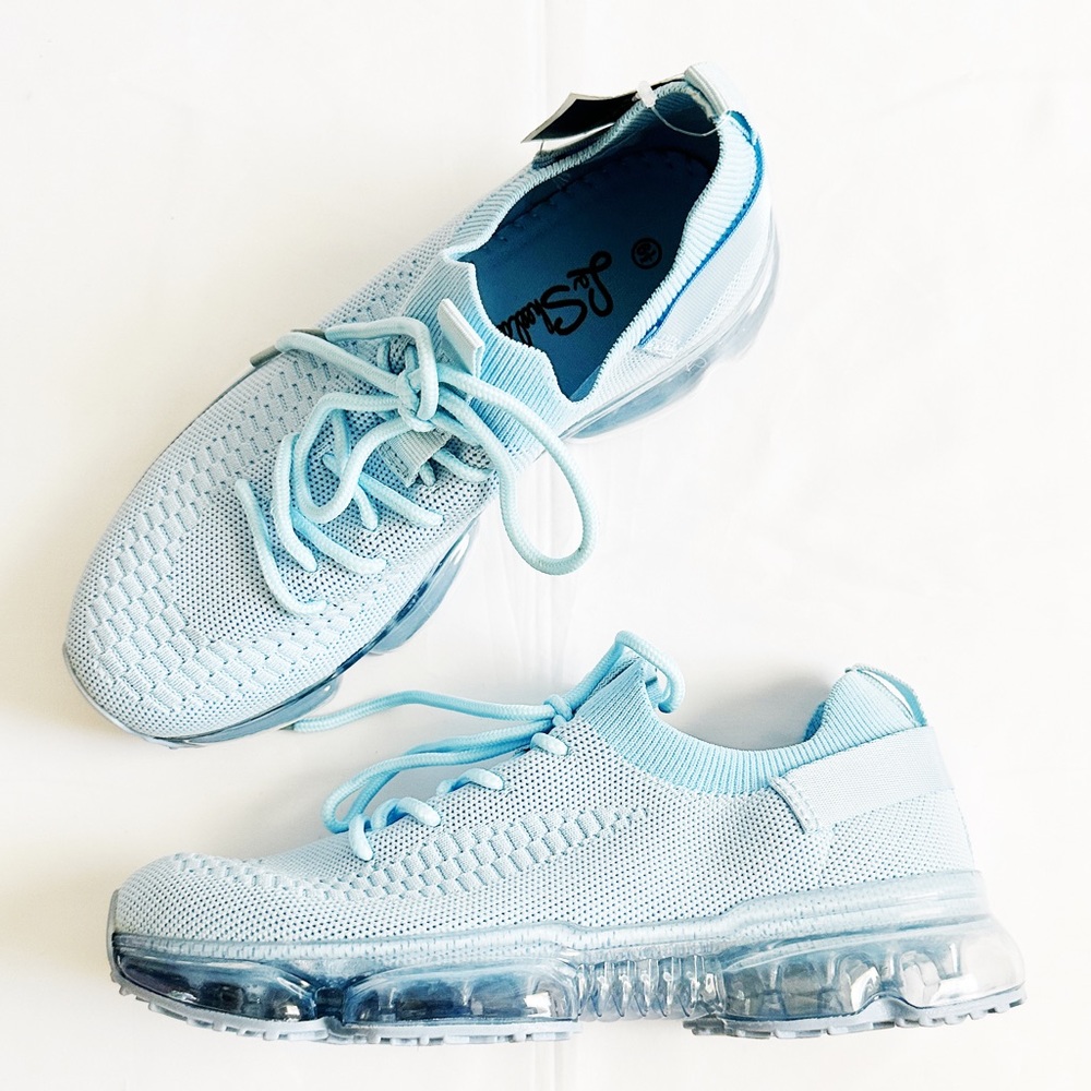 La Shelah athletic shoes